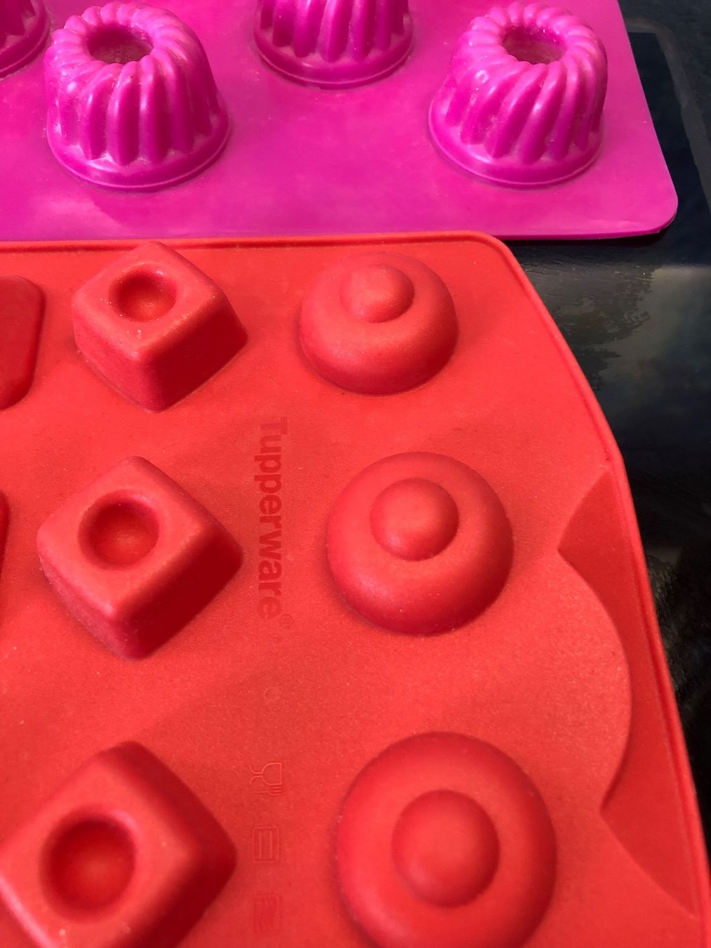 Tupperware Moules à gâteaux: Pralinenform Kuchenform Muffins Silikonformen Tupperware – D'occasion à Frauenfeld par Babytimmy 1