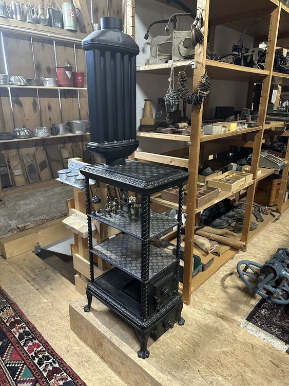 Holzofen Dekoration Vitrine Gestell Ablage Gusseisen (Gebraucht) in ...
