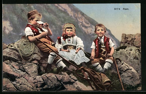 Cartoline postali: Kinder in Schweizer Trachten bei einer R – Usato da Berlin venduto da bartko-reher