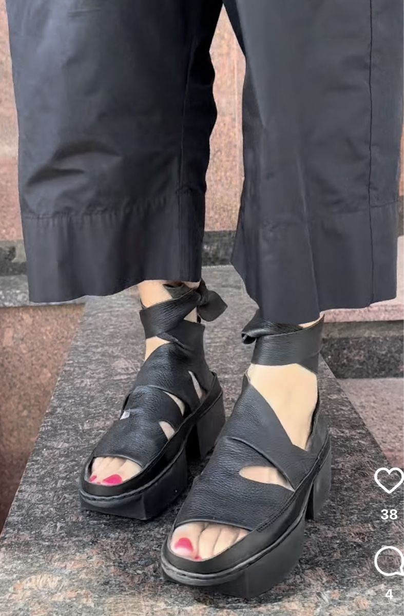 Trippen Scarpe da donna: Trippen Monstera Sandals, Size 40, Black – Nuovo e nell'imballaggio originale da Erlenbach ZH venduto da verbena_mint