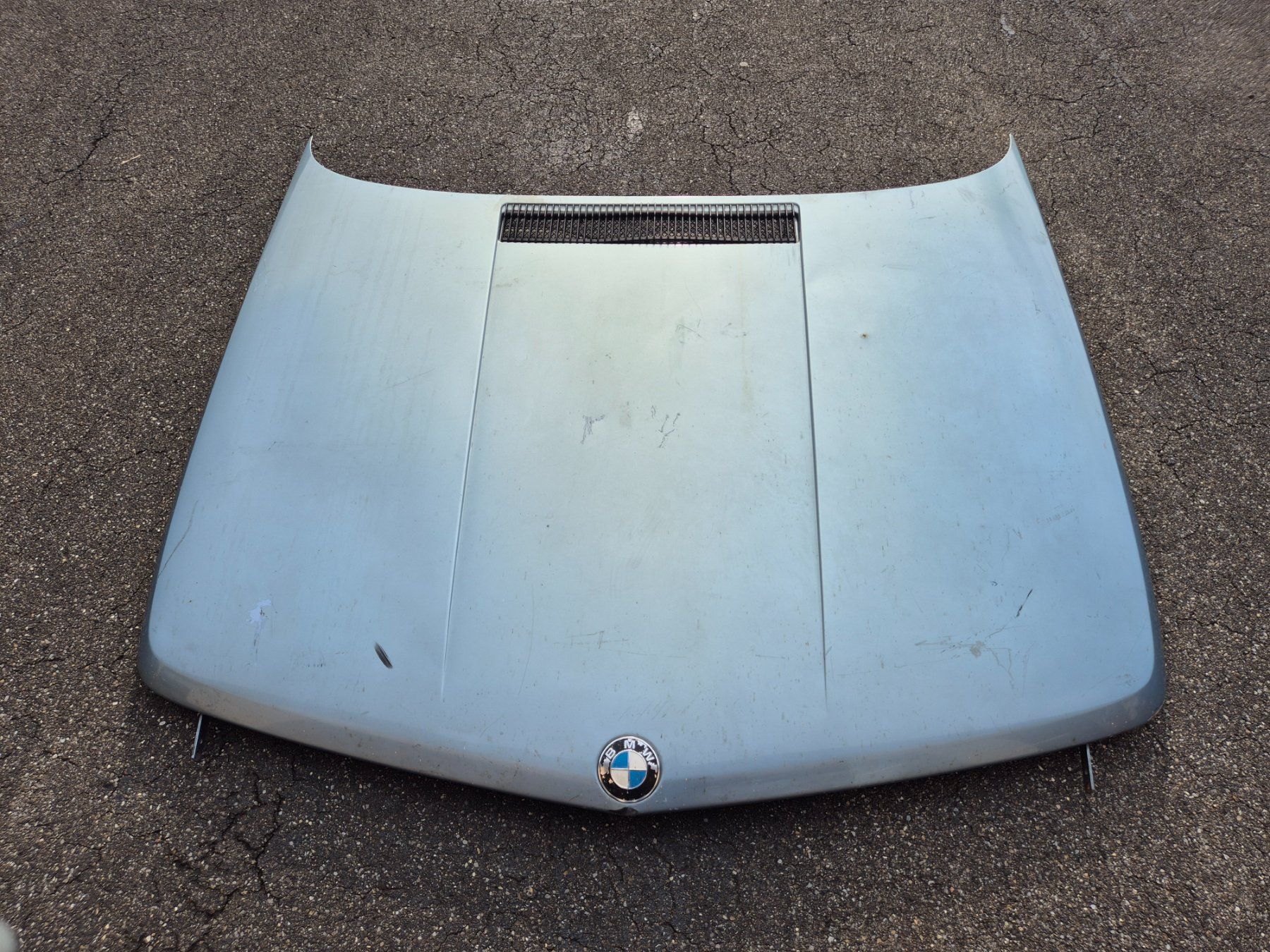 BMW Tutti pezzi di ricambio auto: BMW E12 Motorhaube – Usato da Bremgarten AG venduto da Osella5