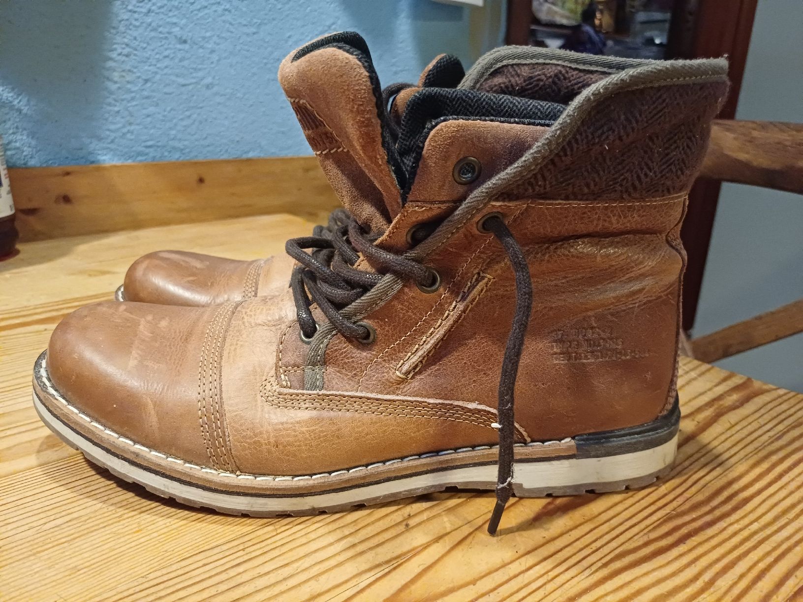Scarpe da uomo: Bottines brunes cuir taille 43 occasion – Usato da Marin-Epagnier venduto da Babaa 1