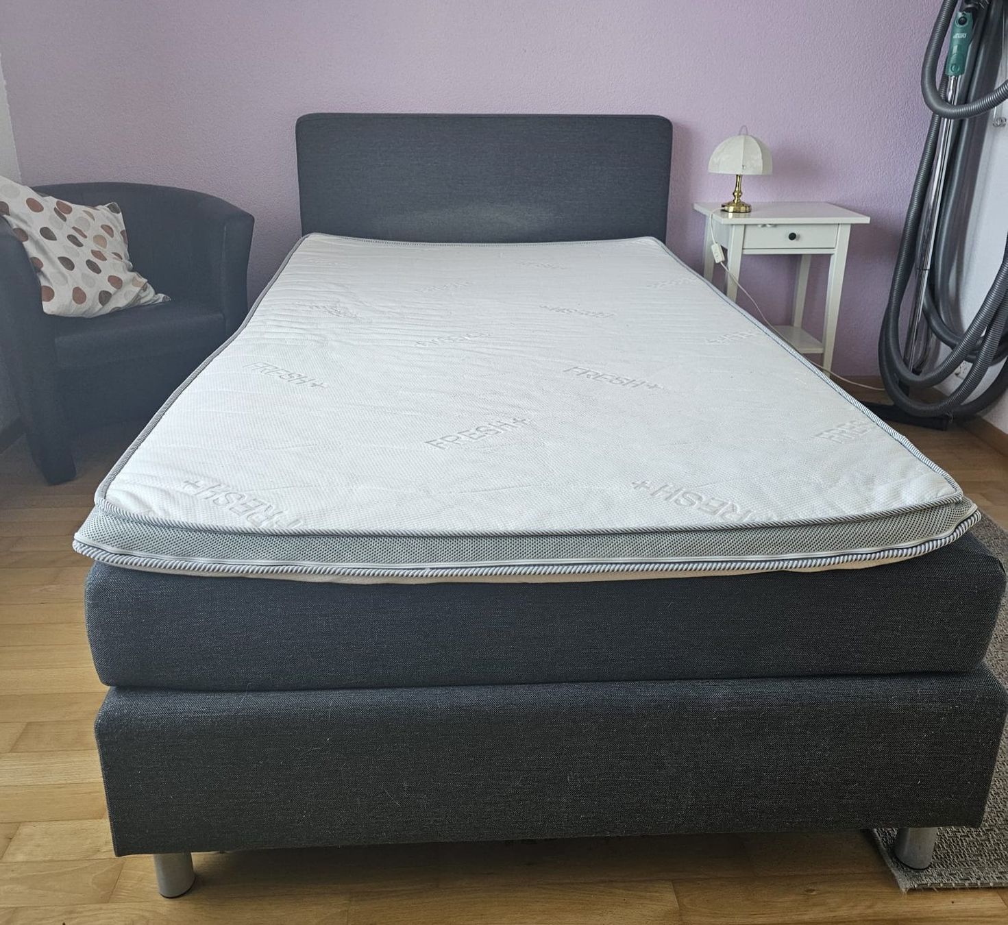 Lits: Boxspringbett zu verschenken – D'occasion à Lenggenwil par plumkin