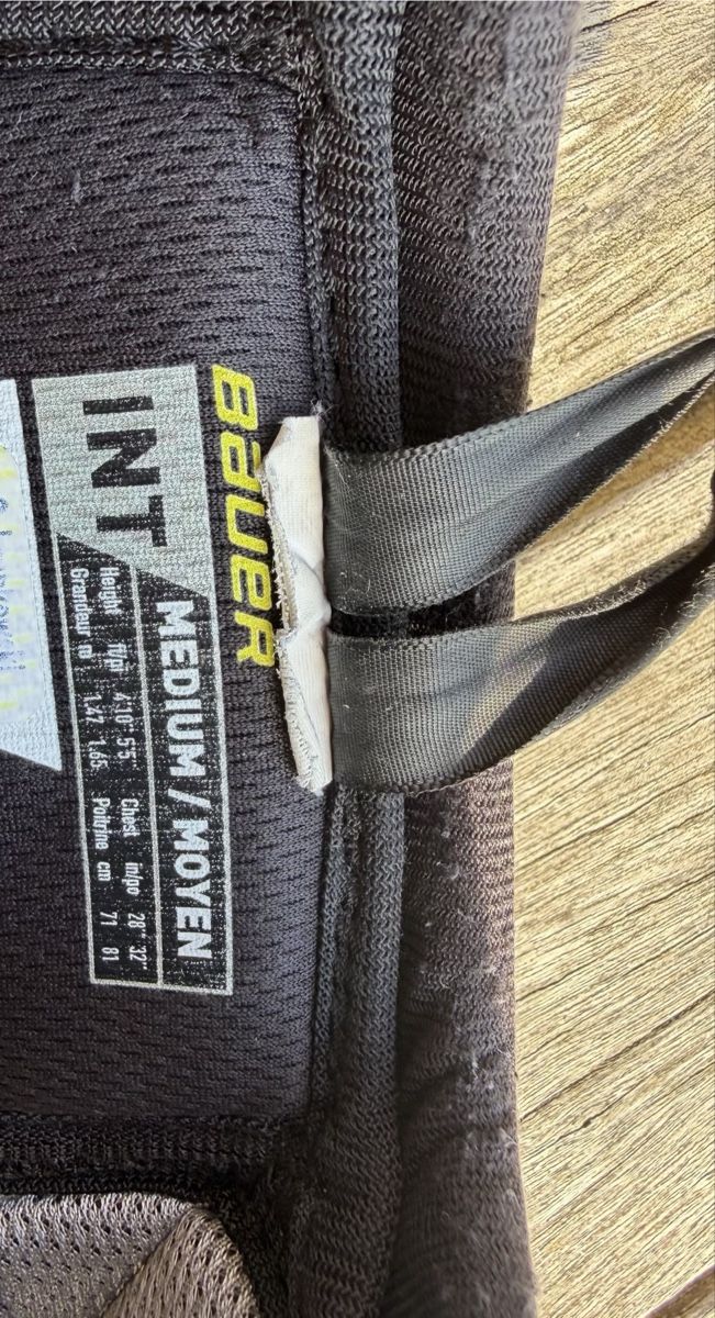 Bauer Protezioni & Imbottiture: Bauer Supreme M5 Pro Chest Protector Grösse M, Top Zu – Usato da Erlenbach ZH venduto da kat_rkv7 1