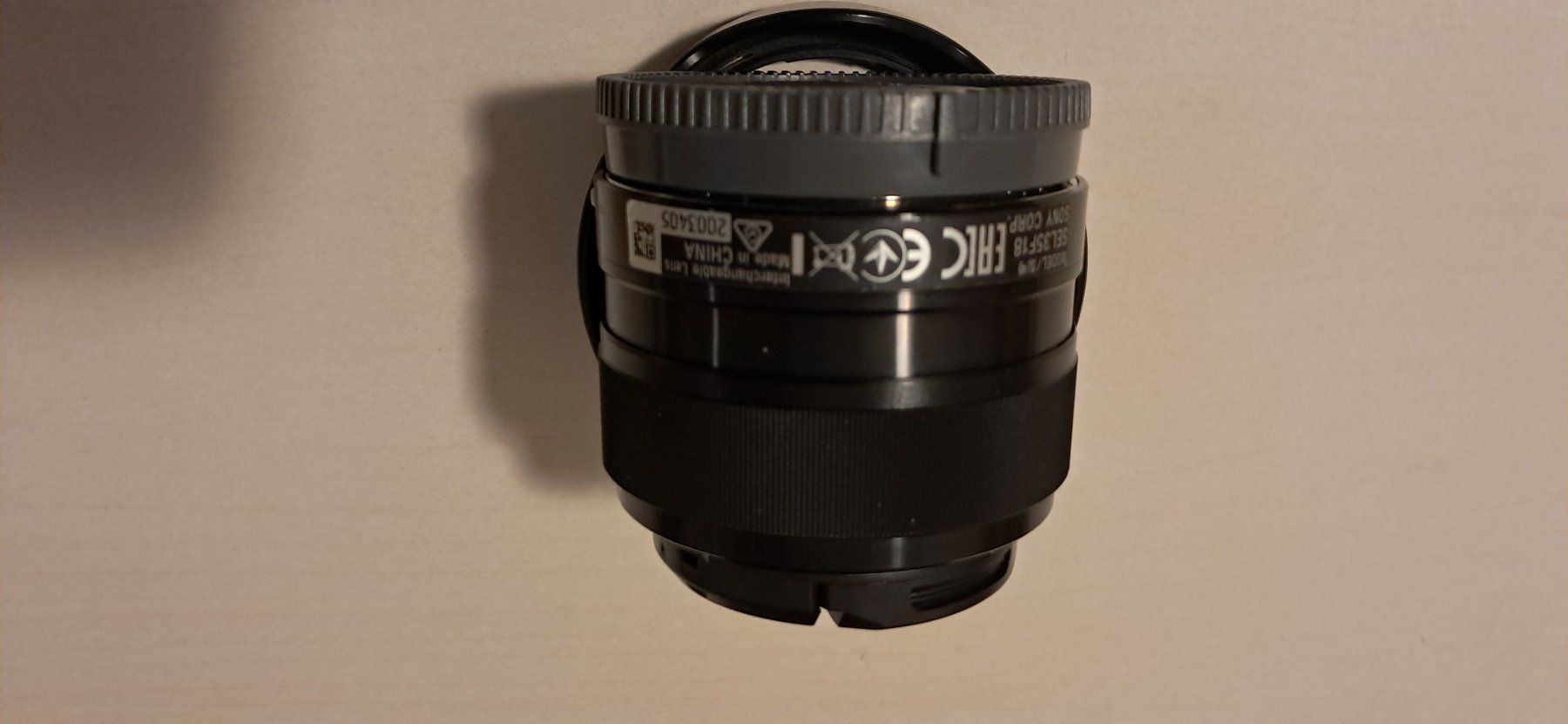 Sony Objectifs: Sony E 35mm 1.8 OSS – D'occasion à Rüegsauschachen par hrs3432 3