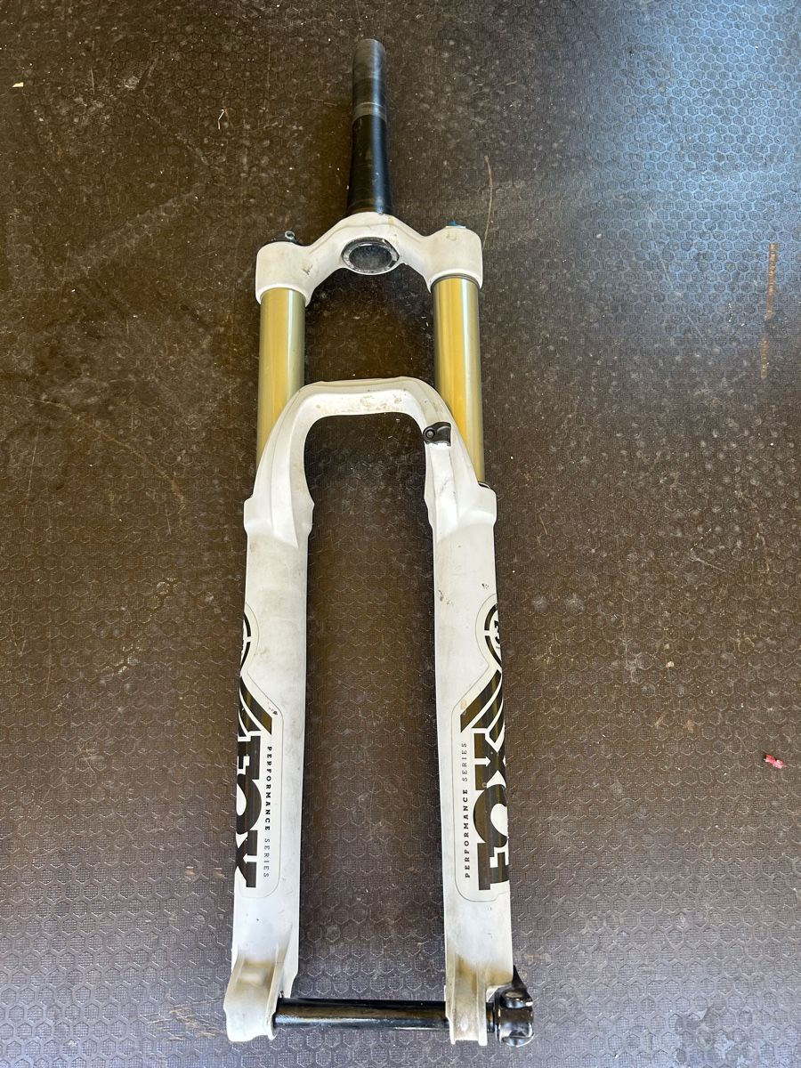 Fox Ersatzteile: Fourche VTT Fox 34 Performance 27,5pouces. – Defekt aus Champagne von Bibi_1424