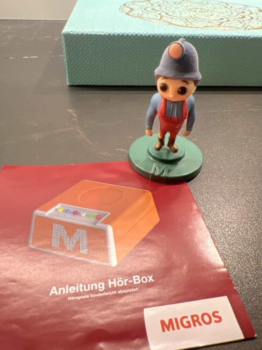 Migros Statuette: Migros M-Hörbox Figur, neuwertig – Nuovo (secondo la descrizione) da Horw venduto da Lela_01