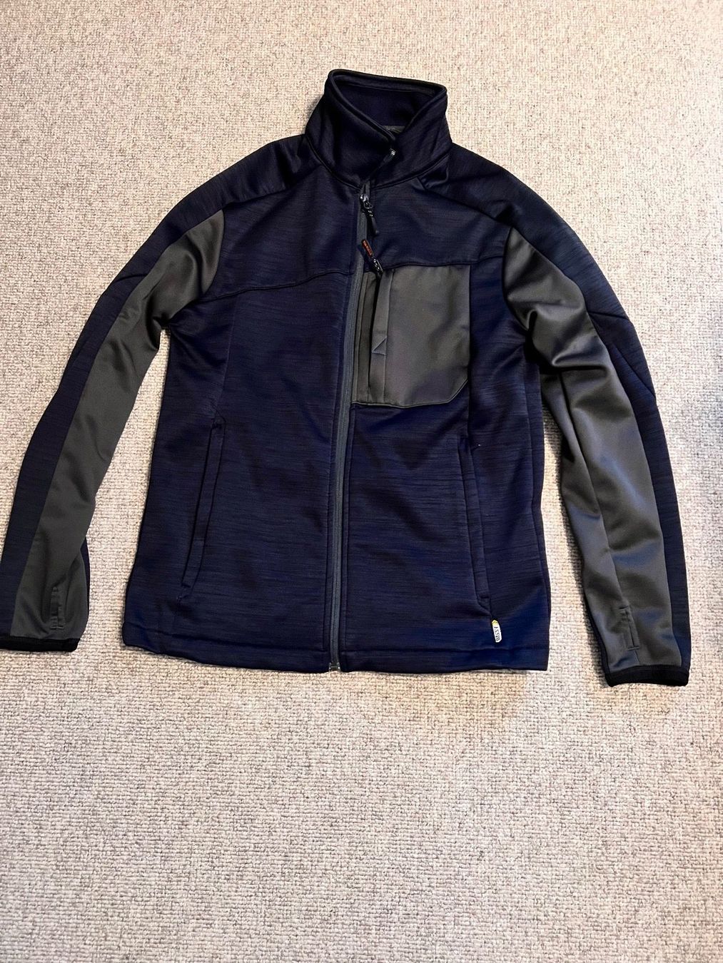 Vestes: Daisy Convex Midlayer Arbeitsjacke – D'occasion à Cham par carmenblacky