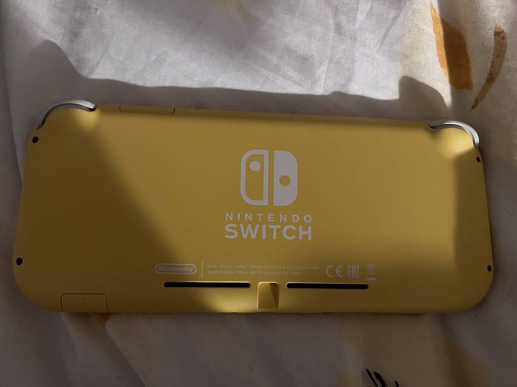 Consoles: Nintendo switch lite – D'occasion à Perroy par Tatian_A 1