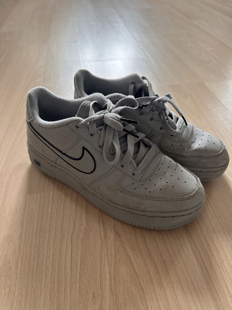 Nike Chaussures garçon: nike grosse 38.5 – D'occasion à Leimbach TG par Davidvilma