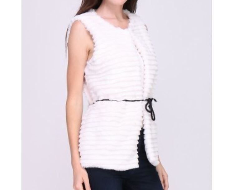 Gilets & Westen: Gilet fourrure blanche – Neu und originalverpackt aus Petit-Lancy von mina222