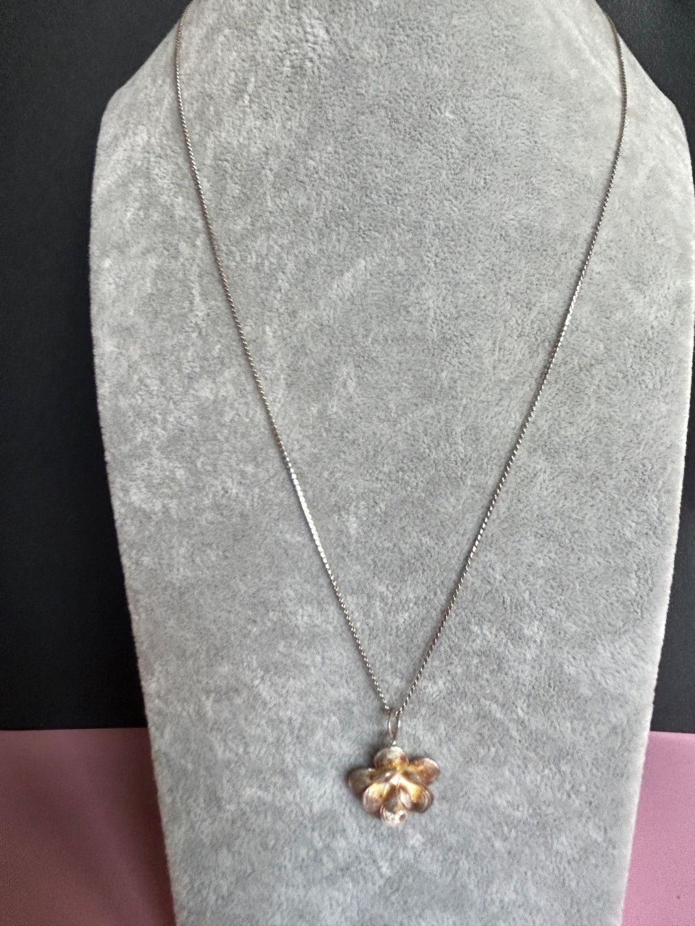 Ciondoli: Trachtenblume klein mit silberkette – Usato da Laufen venduto da Bellebellezza 6