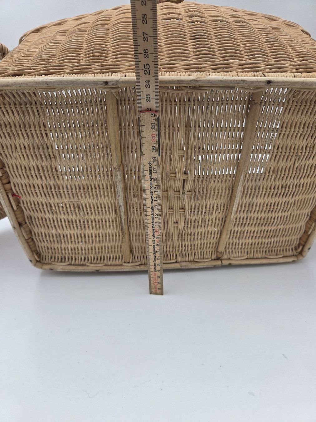 Sonstige Antiquitäten & Kunst: Picknickkorb aus Weidengeflecht mit zwei Klappdeckeln – Gebraucht aus Adligenwil von Die-Fundgrueb 7