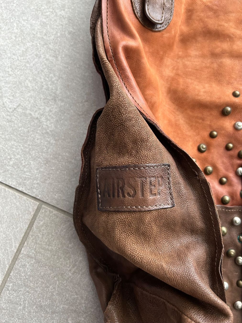 Borse da donna: Grosse Ledertasche von Airstep – Usato da Horriwil venduto da Mel4553 2