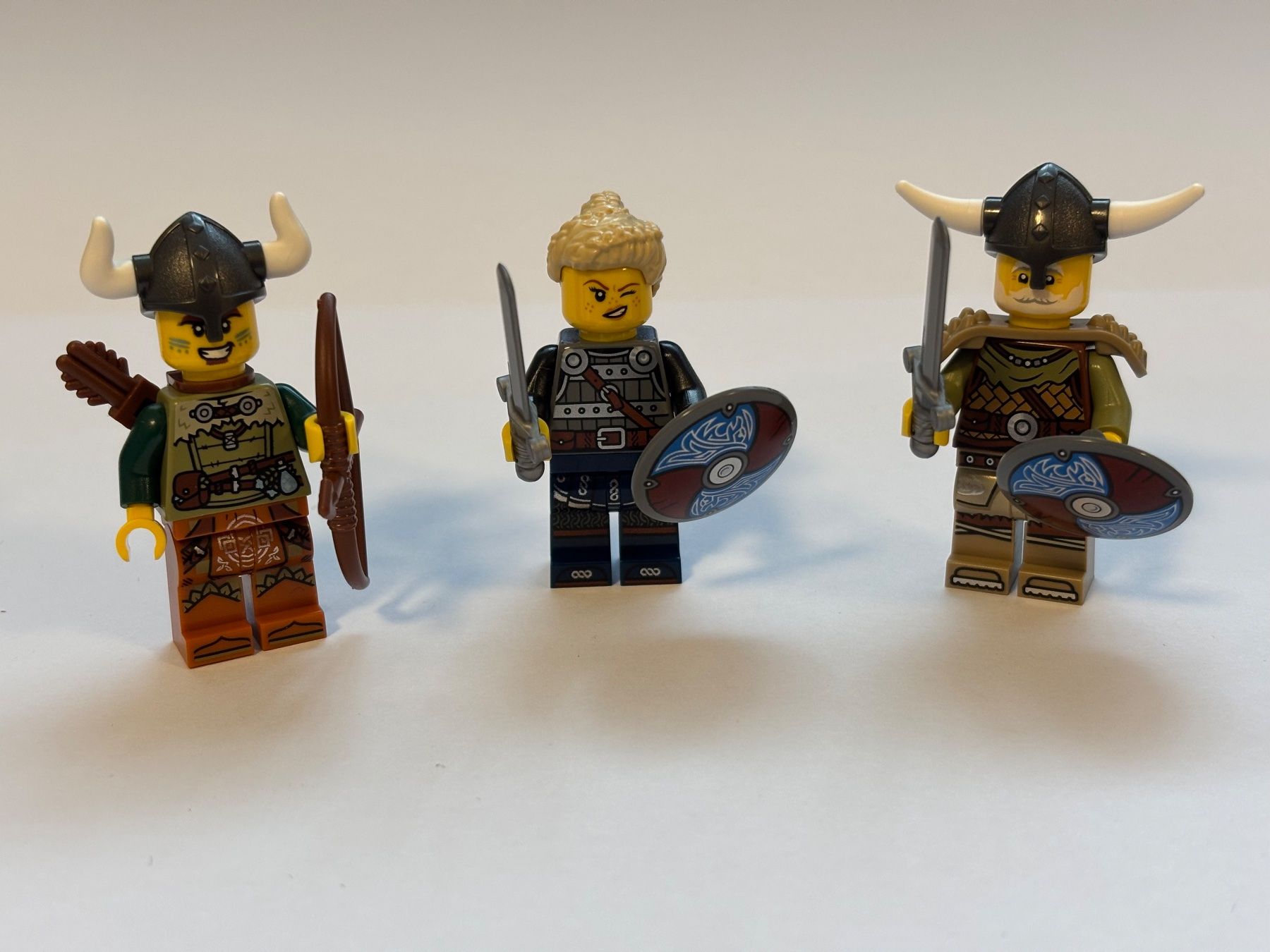 Lego Kit di costruzioni: LEGO 3x Wikinger mit Schild, Bogen & Schwert NEU – Nuovo (secondo la descrizione) da Lengnau AG venduto da Chefe43