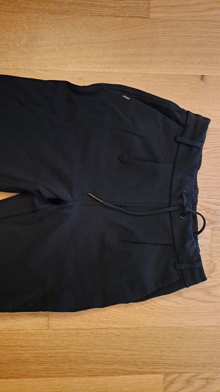 Only Hosen: ONLY Damen Hose schwarz – Gebraucht aus Seengen von ja6_65wp 2