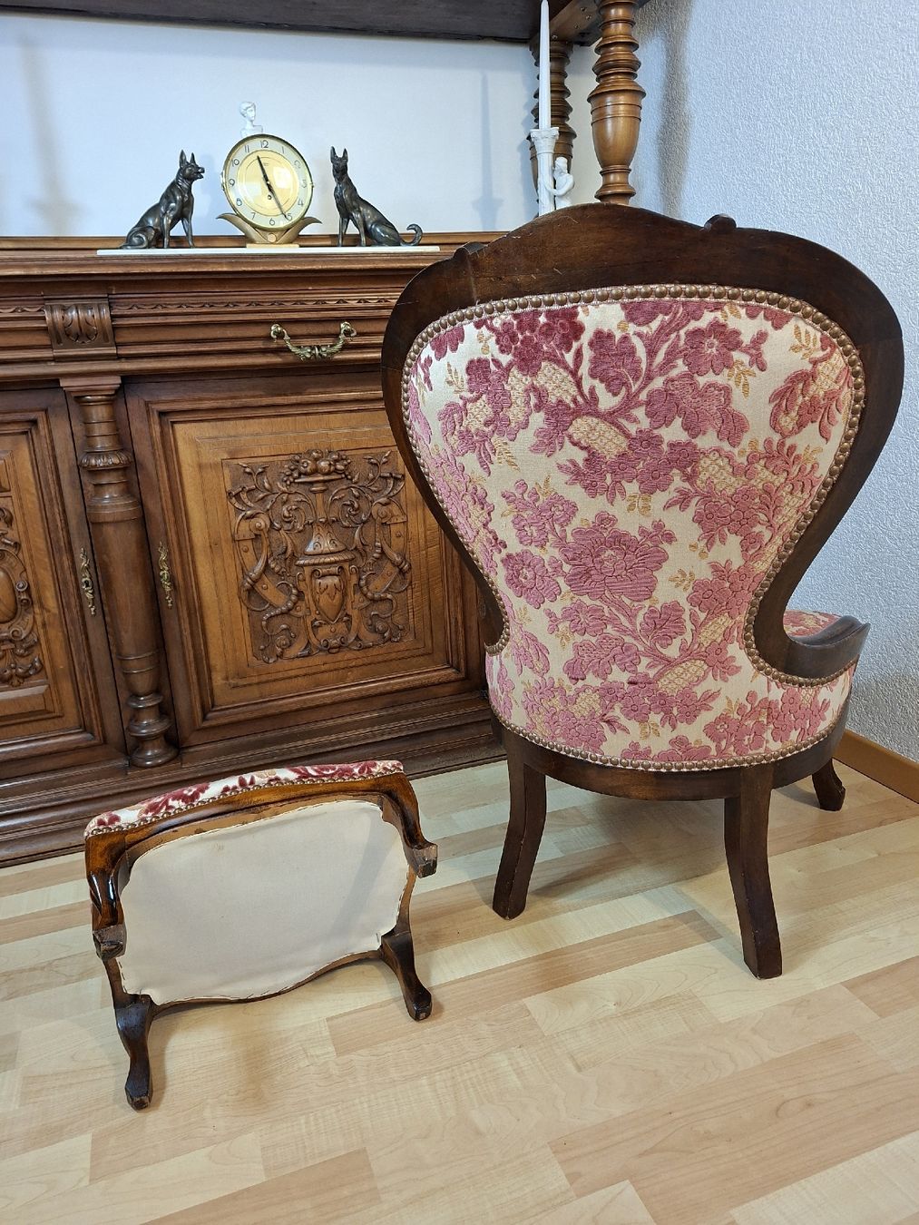 Sessel: Sessel mit Hocker Antik Polstersessel Set Vintage – Gebraucht aus Steffisburg von ZeitReise_ 3