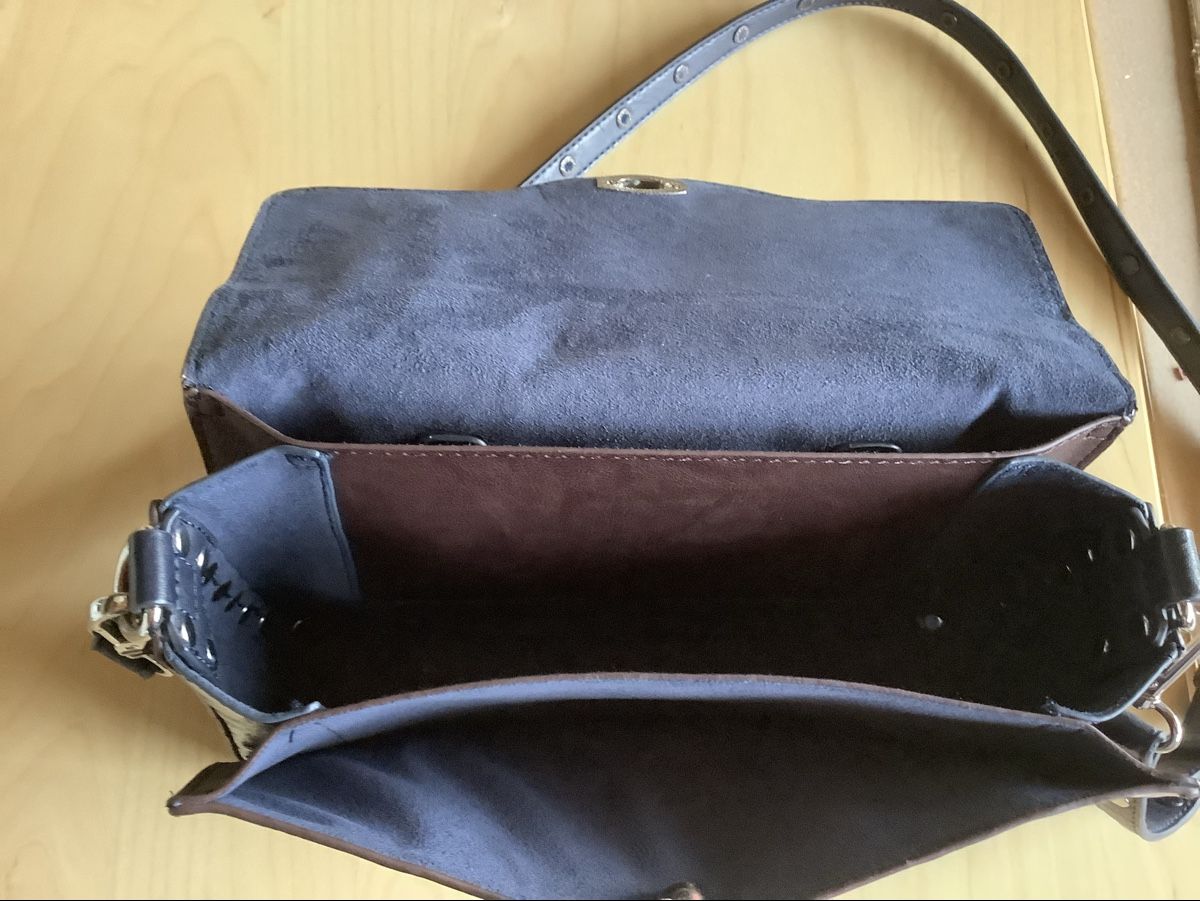Desigual Sacs femmes: Sac bandoulière Desigual – Neuf (Voir description) à Le Noirmont par Thiwen-Ric 3
