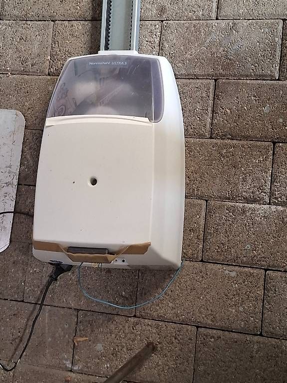 Autre matériel électrique: Garagentorantrieb – D'occasion à Killwangen par Xs1