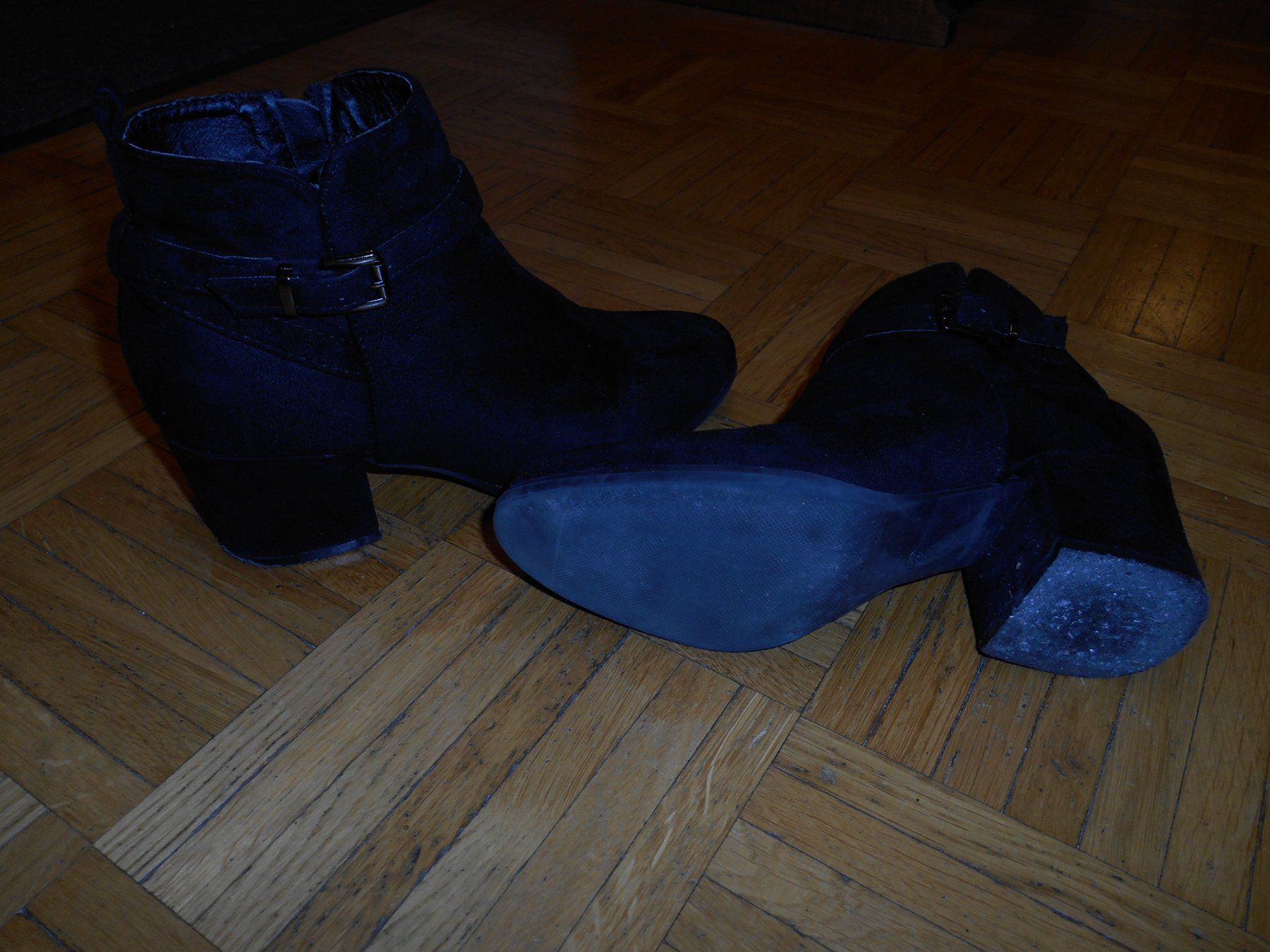 Scarpe da donna: Bottines noires – Usato da La Sarraz venduto da Mbeatles 2