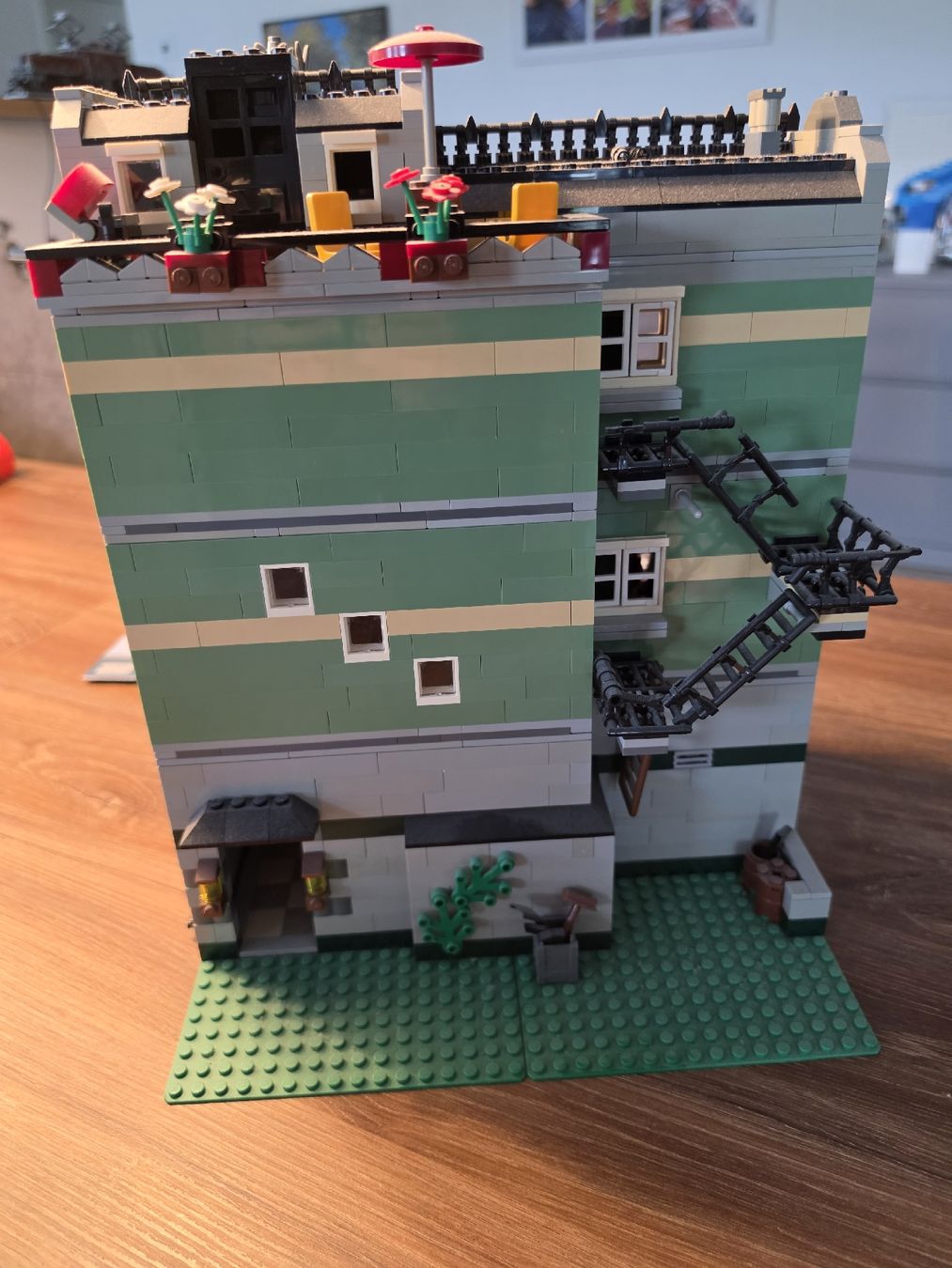 Lego Kit di costruzioni: Lego 10185 Green Grocer – Usato da Fischbach LU venduto da Micra3 3
