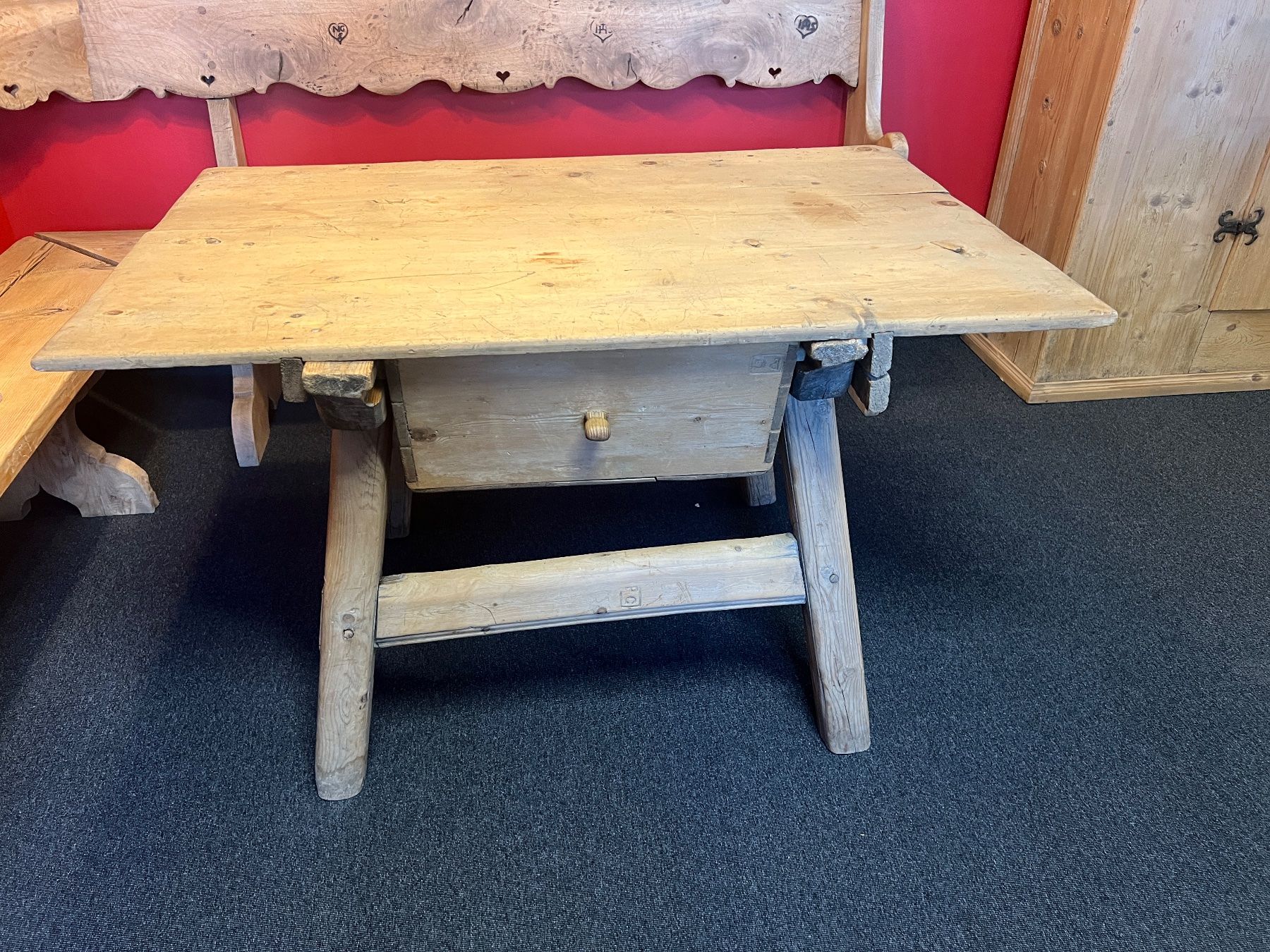Tavoli: Schragentisch Graubünden – Usato da Gossau SG venduto da Keller-Antiques
