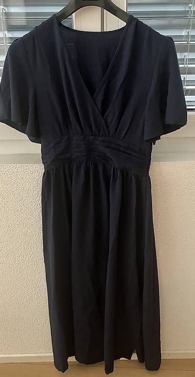 Kleider: Dunkelblaues, langes Kleid – Gebraucht aus Beckenried von Laura_D