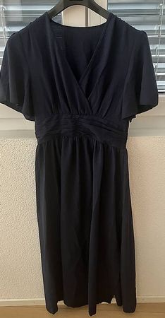 Dunkelblaues, langes Kleid