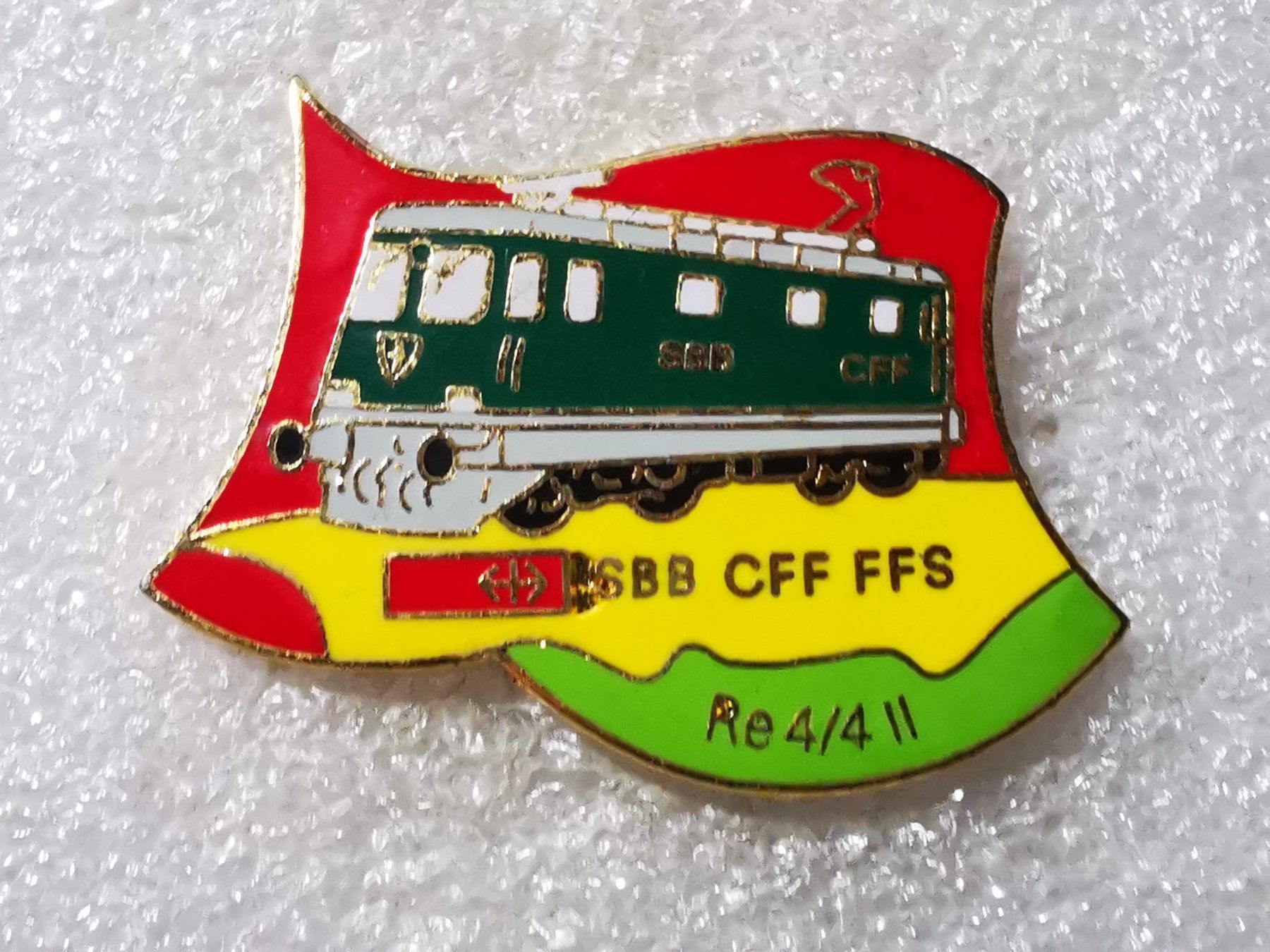 Plaketten & Abzeichen: Ansteckpin 54: Eisenbahn SBB Re 4/4 II – Gebraucht aus Oppligen von Pin-Fall-Shop