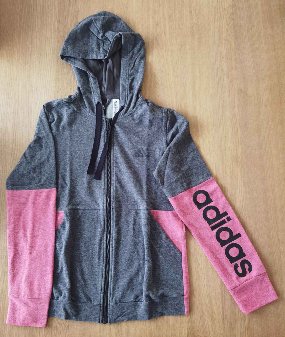 Adidas Lotti di vestiti: Original Adidas Trainingsanzug – Usato da Zug venduto da WickiPanda 1