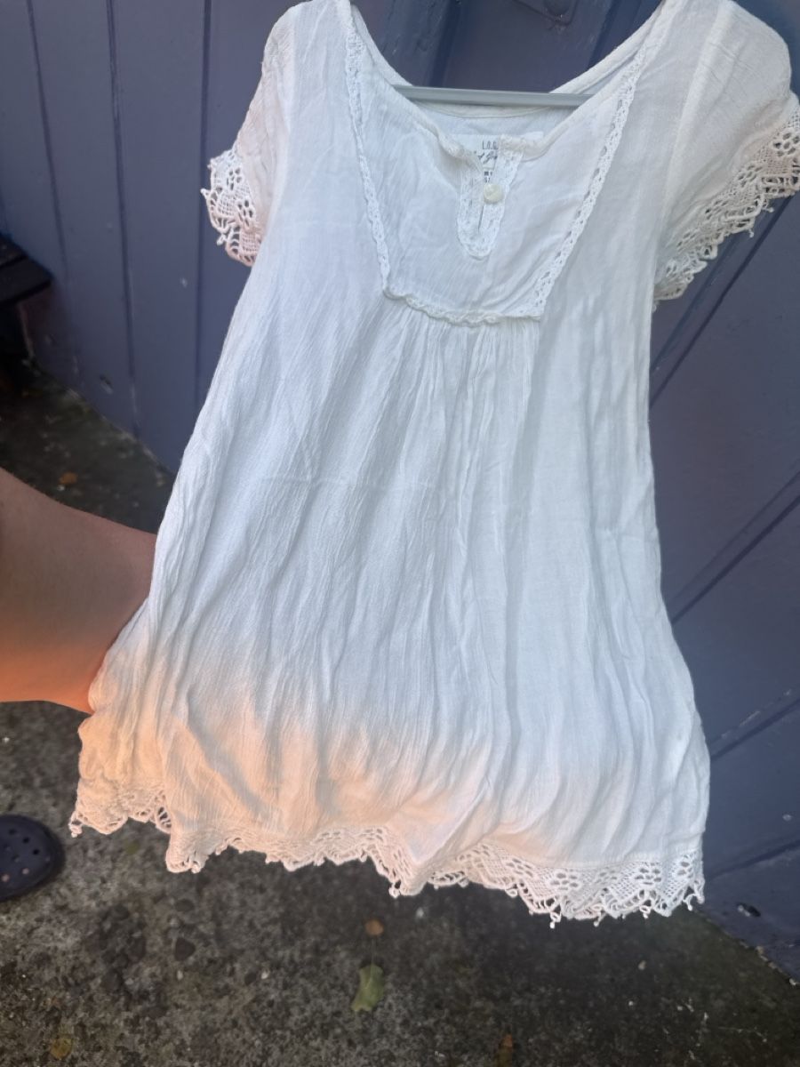 Robes et jupes: Mädchen Kleid L.O.G. Grösse 104 weiss spitze – D'occasion à Zürich par Krikri21