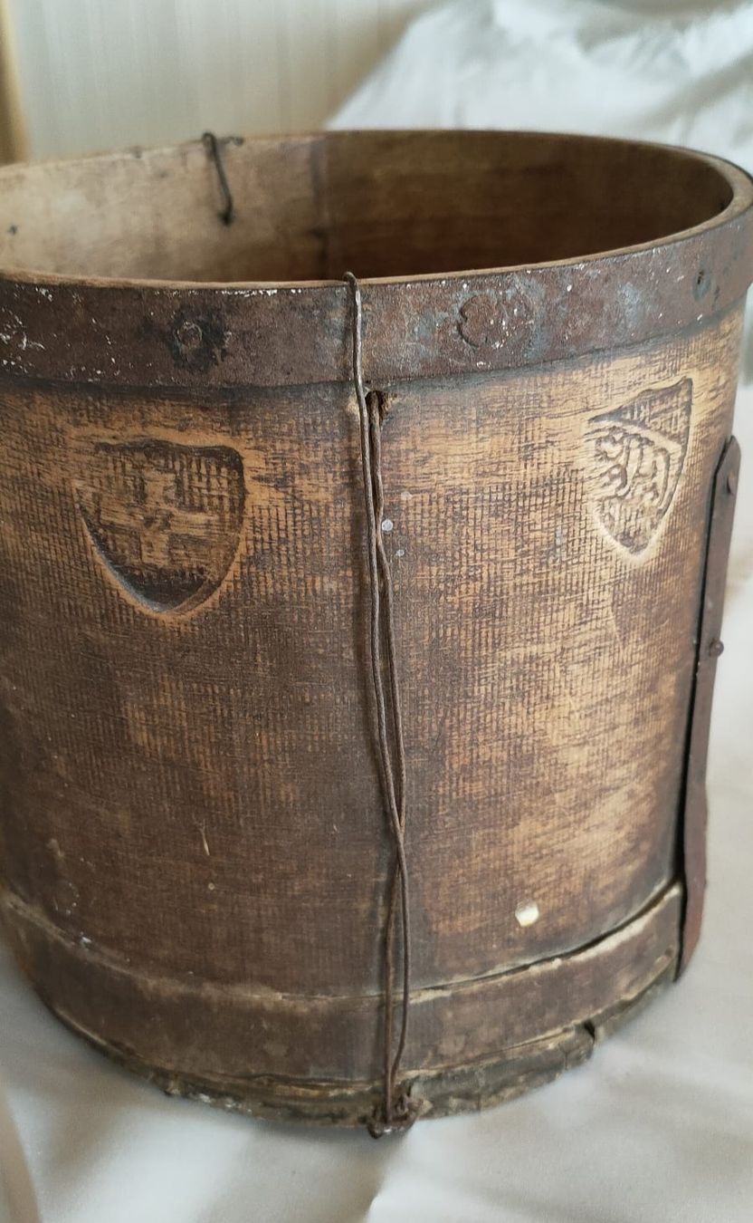 Elettrodomestici da cucina: Antiker Messbecher 5L Holzmass – Usato da Krauchthal venduto da SamsPuce 3