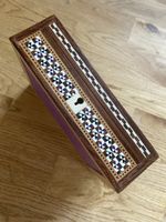Schöne Holzbox mit Mosaik