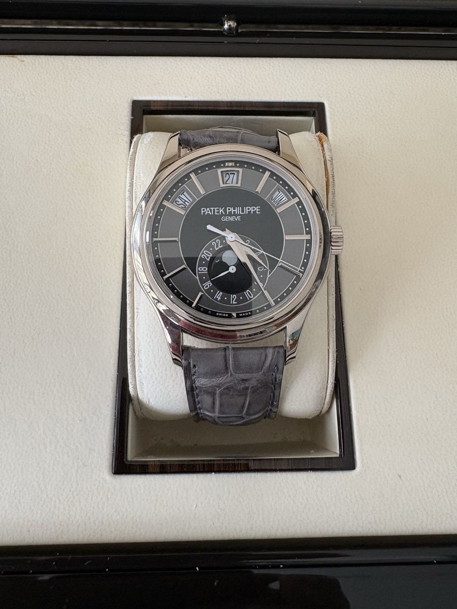 Patek Philippe Orologi: Patek Philippe Annuel Calender 5205G-013 – Usato da Rüti ZH venduto da Schoele61