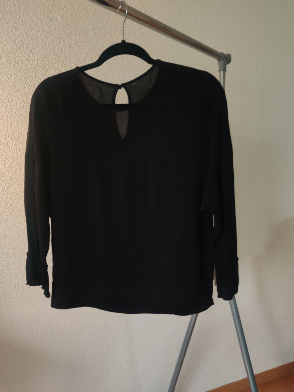 Camicette: Chemisier fluide noir taille M – Usato da Fribourg venduto da cou_v62j
