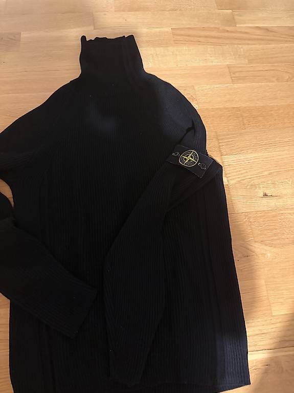 Maglioni & Felpe: STONE ISLAND PULLOVER  – Usato da Münchwilen TG venduto da aeronautica72 1