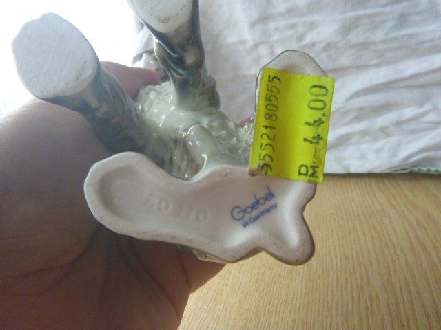 Figuren: Porzellanhunde – Gebraucht aus Neu St. Johann von Isputnik 8