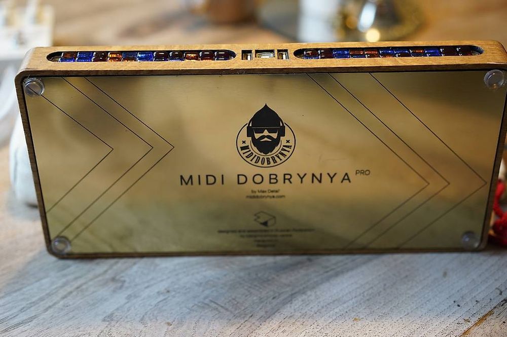 Strumenti musicali: Midi Dobrynya 2 Pro (Max Detal) Controller – Usato da Hedingen venduto da Hedingen8908 1