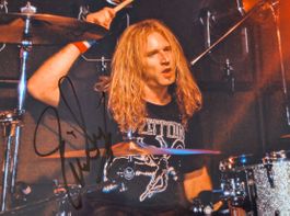 Eric Singer KISS - Autogramm auf Foto