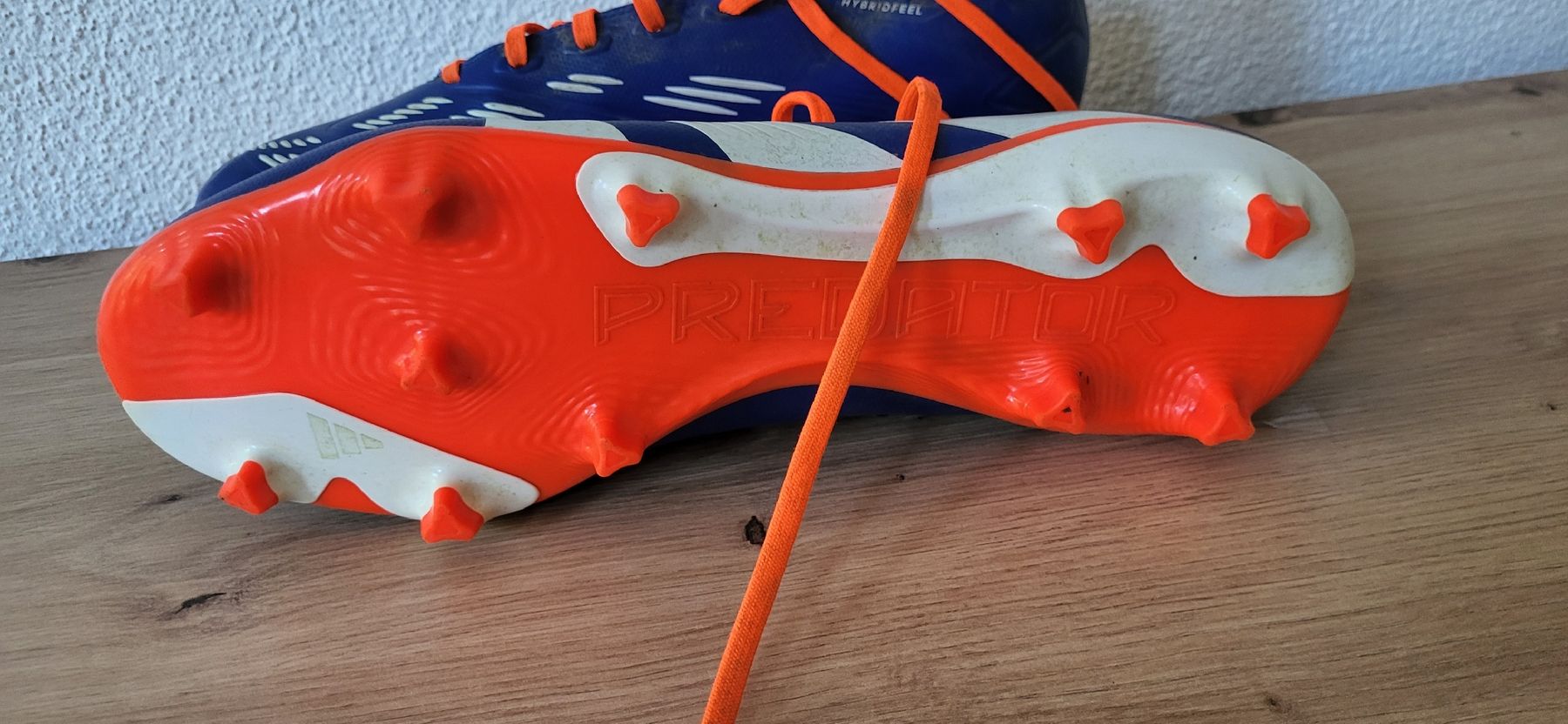 Chaussures hommes: Fussball Schuhe gr 44,5 – D'occasion à Biglen par Angel800 1