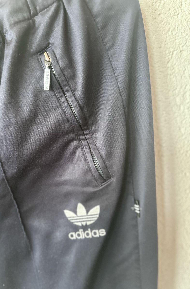 Adidas Pantaloni: Vintage Adidas Trainingshose – Usato da Bern venduto da ACR12 2