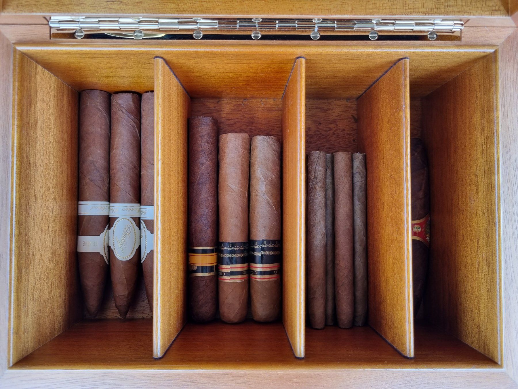 Davidoff Humidor per sigari: Davidoff No.6 Palisander Humidor Schatulle – Usato da Windisch venduto da Firstspace 4