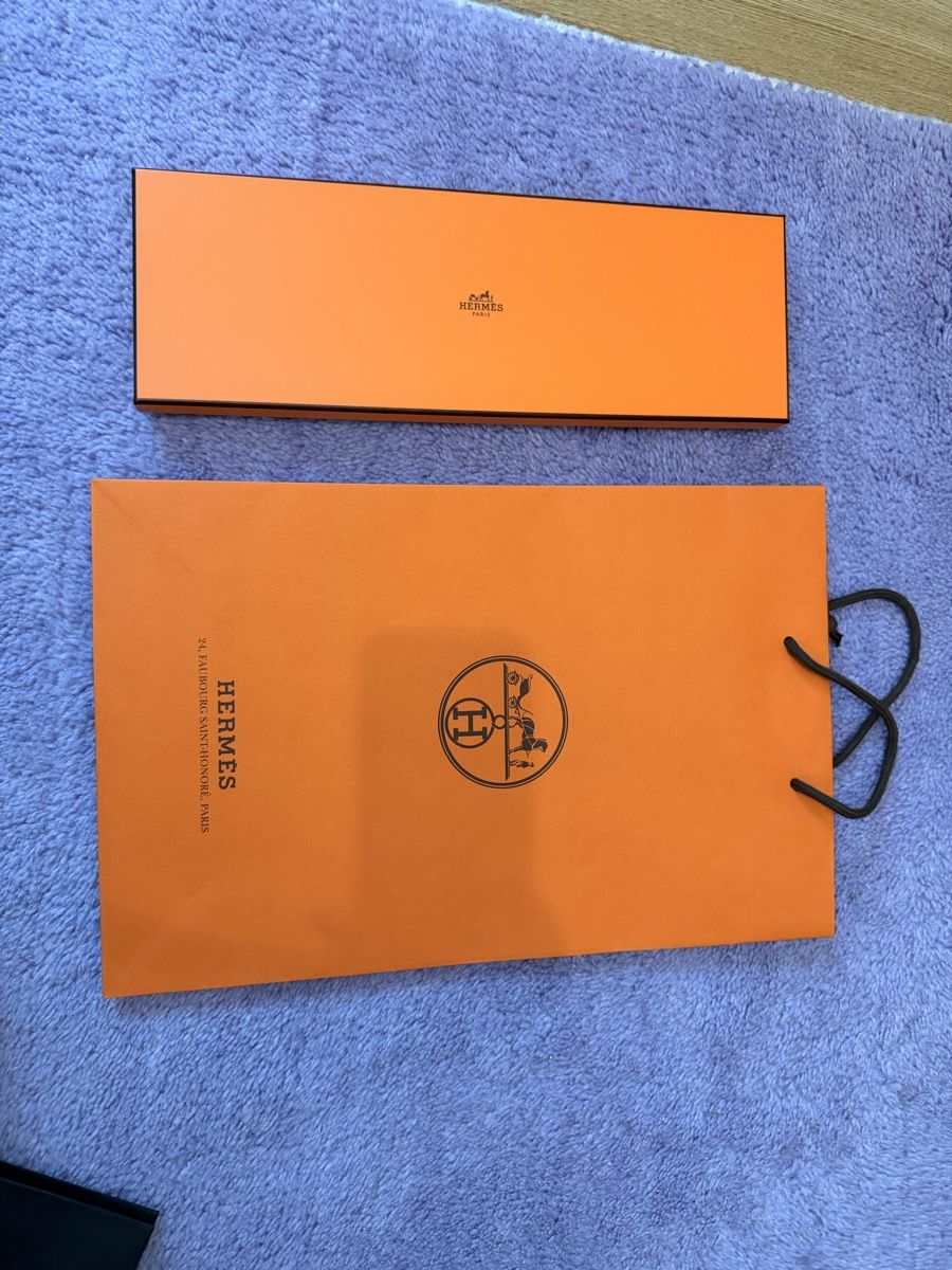 Altro in Decorazioni & Accessori: Hermès Tie Box and Bag Set: Iconic Orange, NEW – Nuovo e nell'imballaggio originale da Männedorf venduto da iza04 7