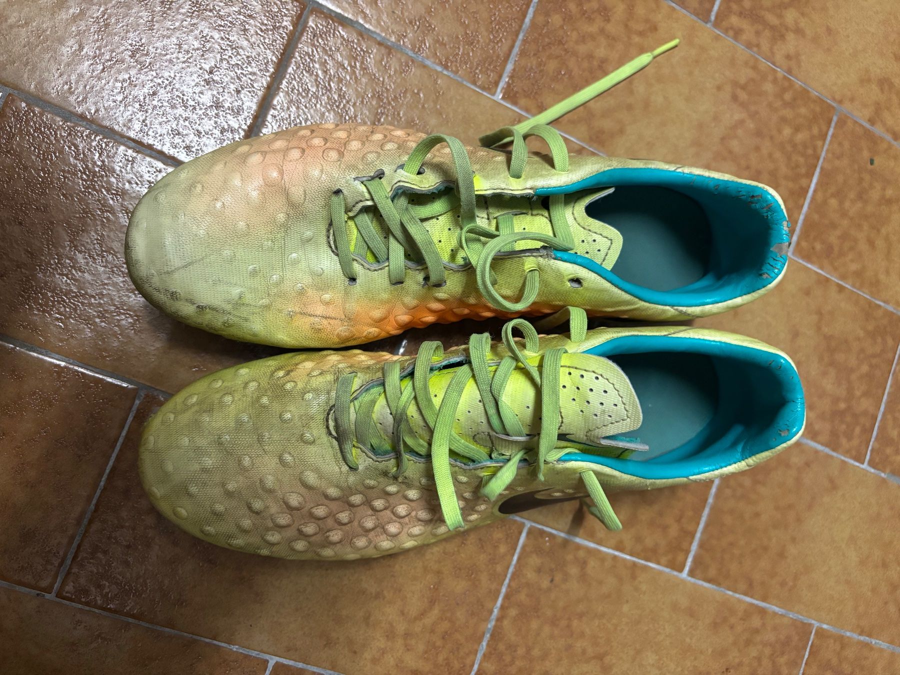 Nike Scarpe da uomo: Fussball Schuhe – Usato da ZOLLIKON venduto da FamilleArleti
