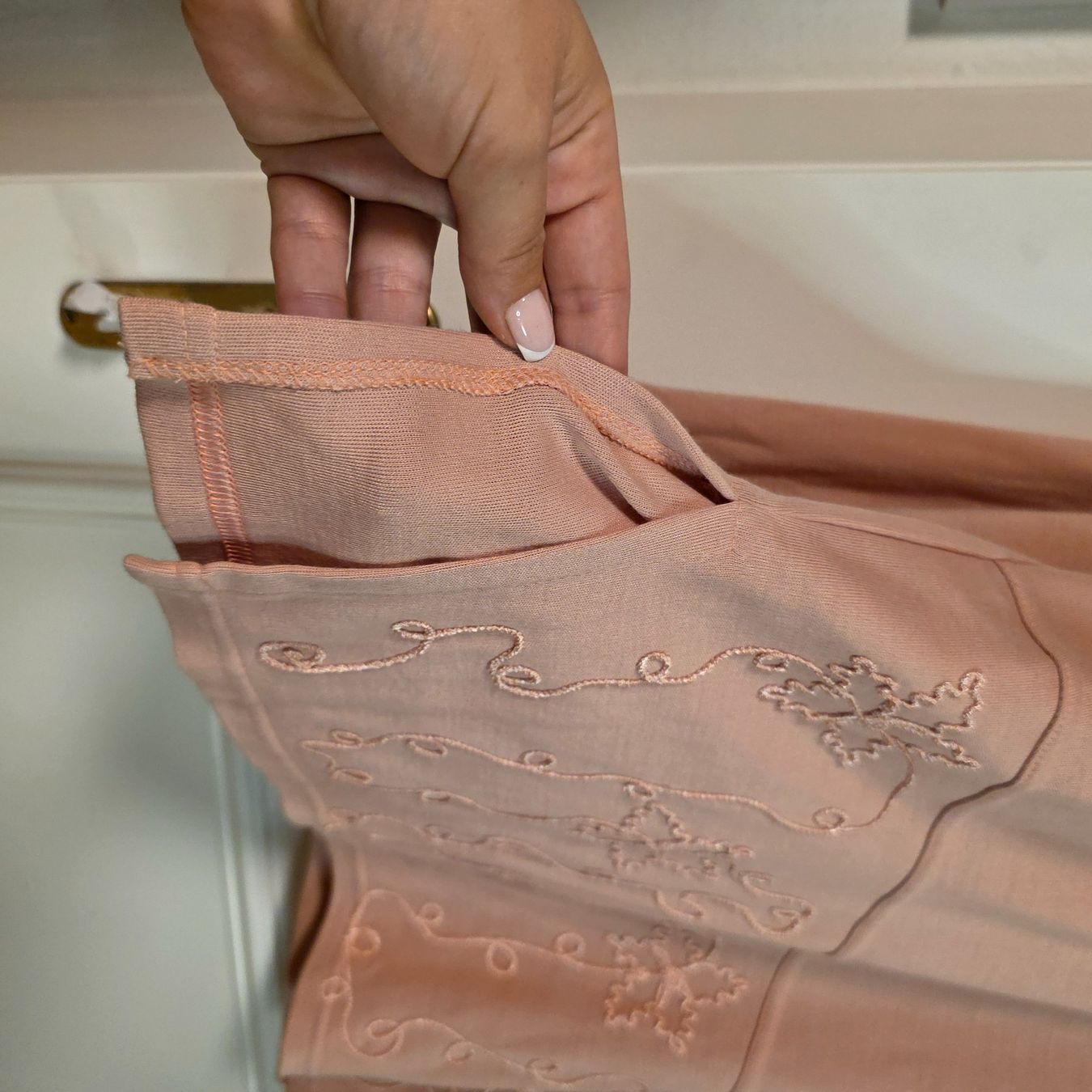 Maglioni & Felpe: Pullover Rosa, Gr. L/XL, mit Stickerei, elegant – Usato da Wald ZH venduto da CapLux 7