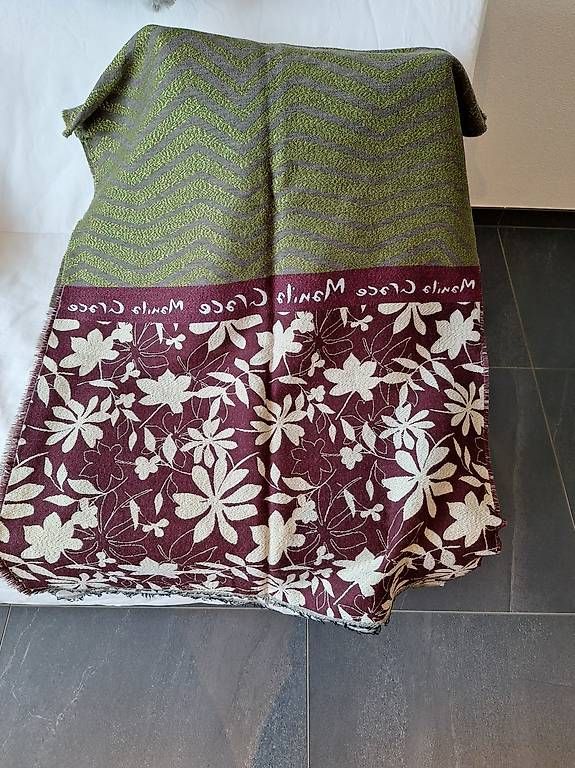 Manila Grace Foulard & Sciarpe: Vendo sciarpa Manila Grace – Nuovo (secondo la descrizione) da Gordola venduto da mor_tjf8 1