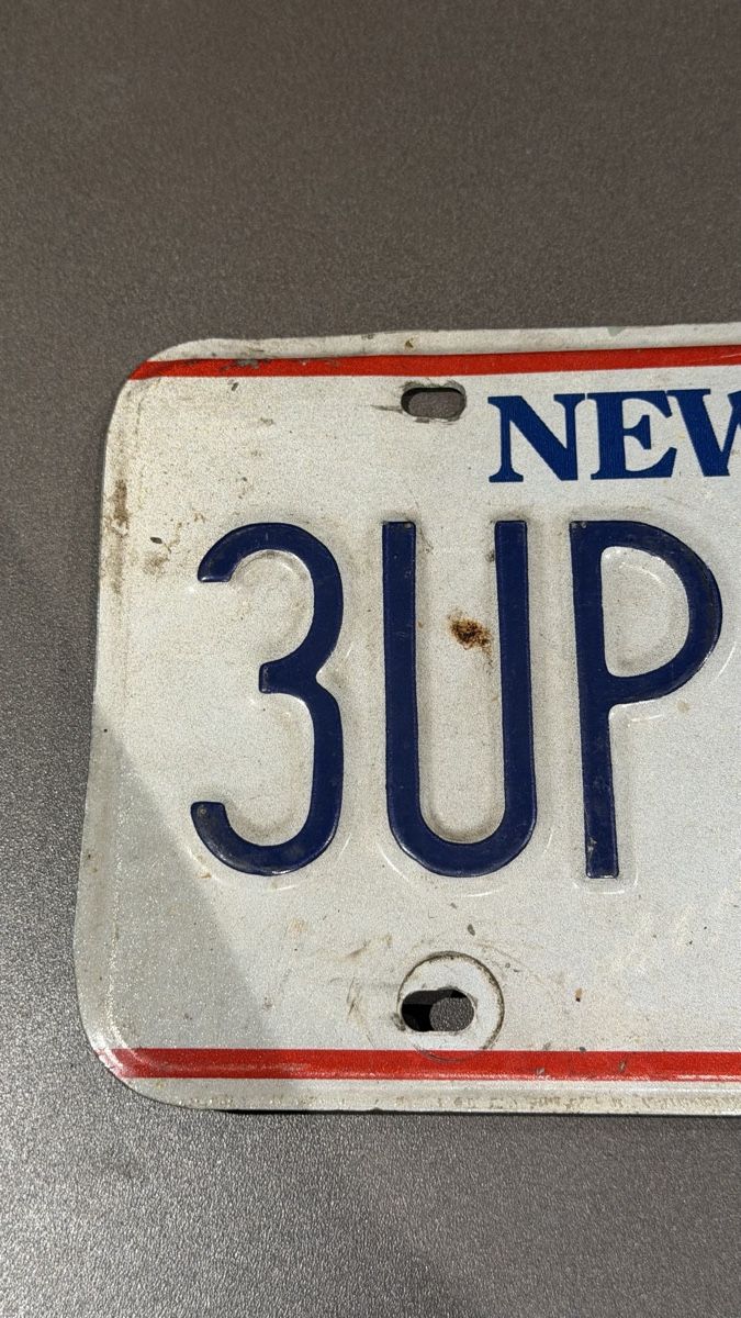 Ecriteaux: Nummernschild New York 3UP 815 gebraucht – D'occasion à Wolfwil par Poulet60 1