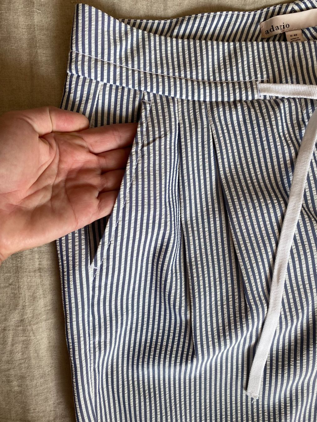 Hosen: leichte Sommerhose, Short in Grösse  40 – Neu und originalverpackt aus Stetten SH von bijoux18 4