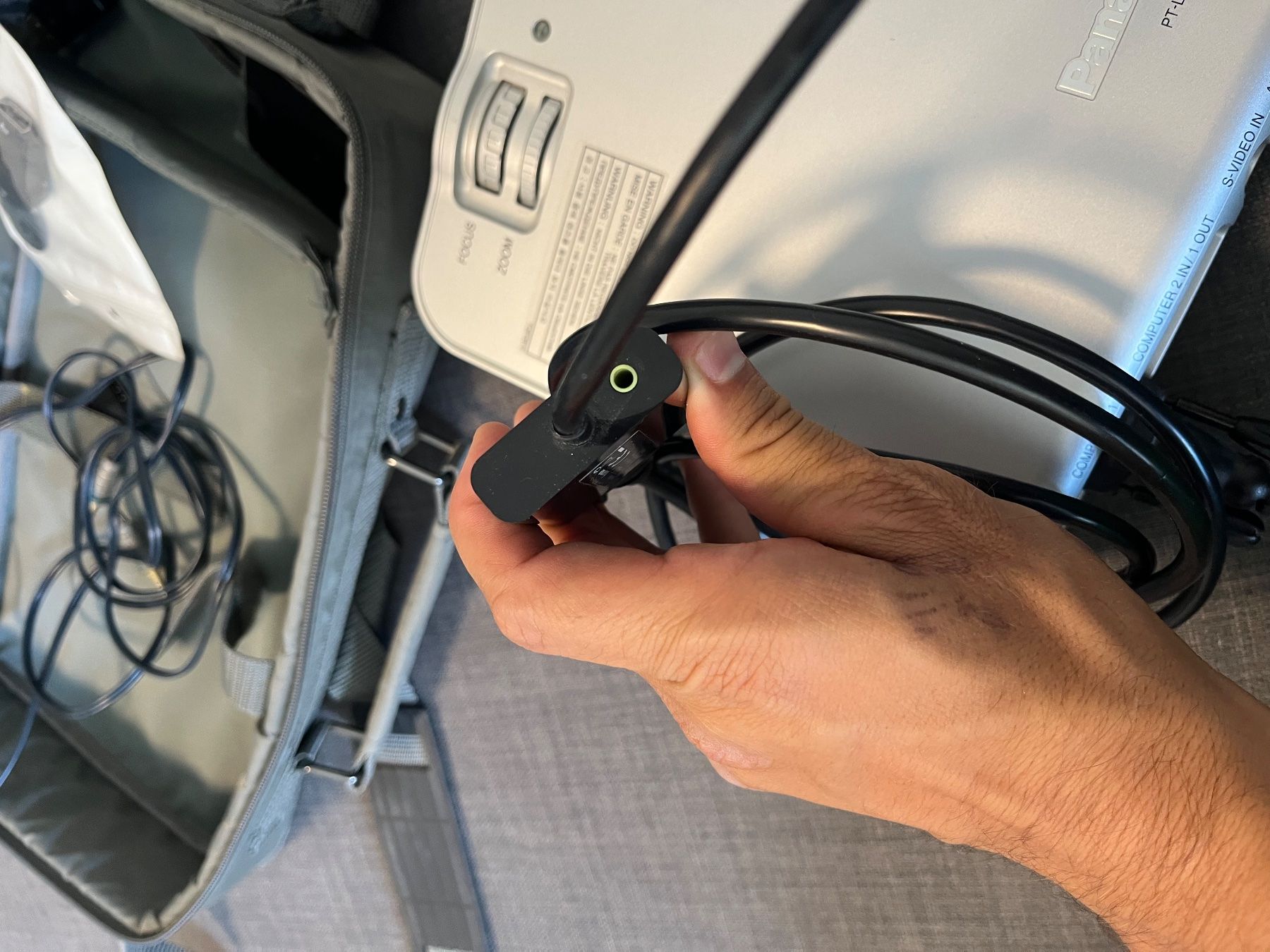 Panasonic Proiettori: Alter Beamer für einfachen Gebrauch – Usato da Zürich venduto da Tahim 5