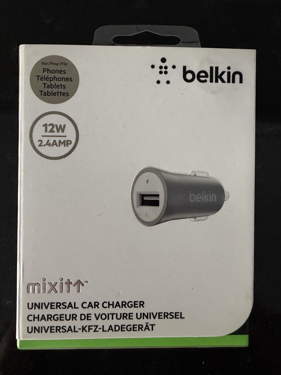 Belkin Caricabatterie: Belkin Universal-KFZ-Ladegerät – Usato da Zug venduto da kuba1972